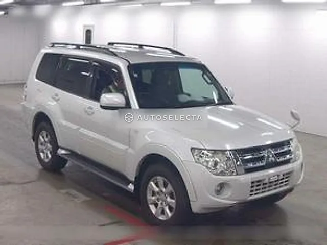 Mitsubishi Pajero 2011, auction grade 3.5
