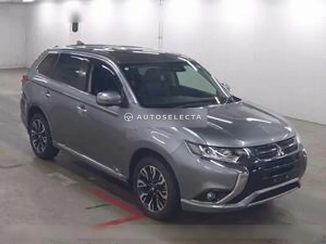 Mitsubishi Outlander PHEV 2017, auction grade R