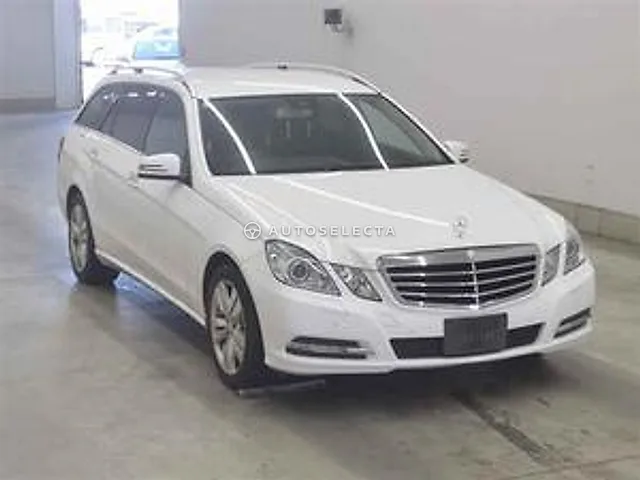 Mercedes-Benz E-Class Station Wagon 2012, auction grade 4
