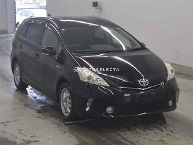 Toyota Prius Alpha 2013, auction grade R