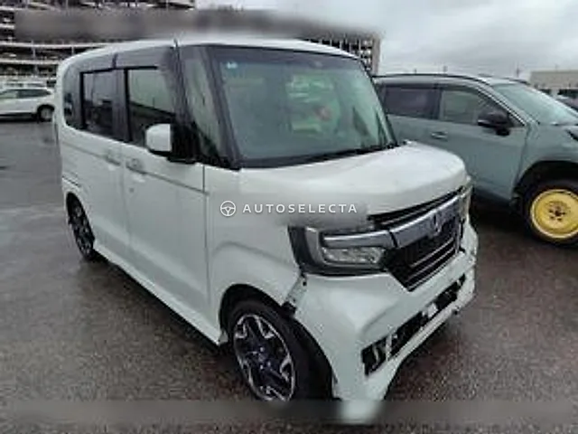 Honda N-BOX Custom 2018