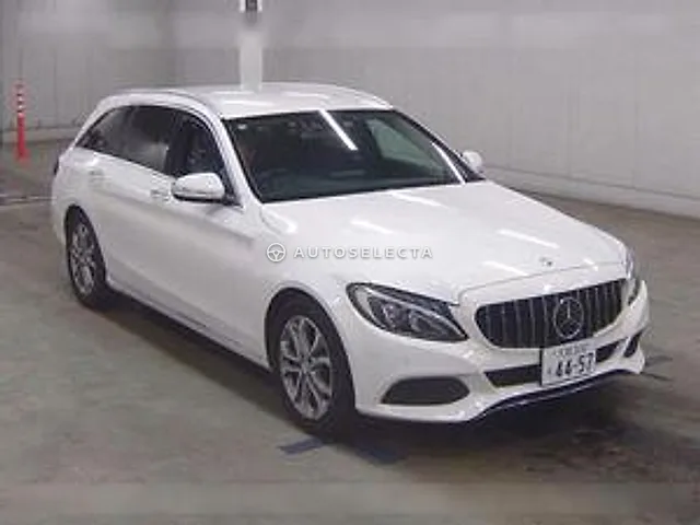 Mercedes-Benz C-Class Station Wagon 2015, auction grade 3.5