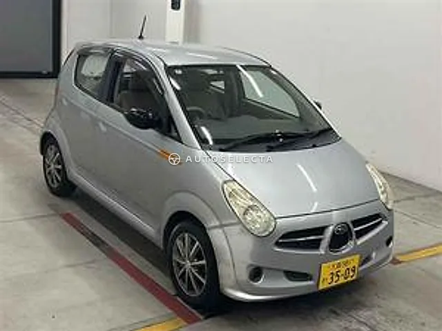 Subaru R2 2005, auction grade 3