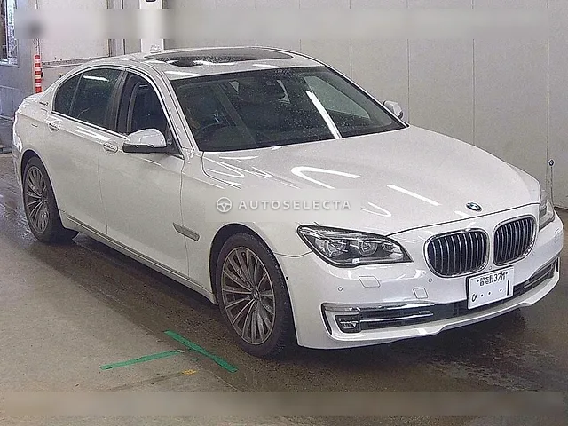 BMW 7 Series 2013, auction grade 4