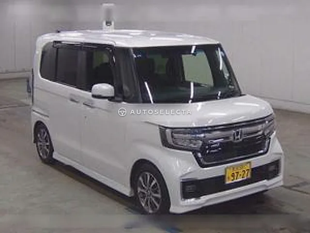 Honda N-BOX Custom 2021, auction grade R