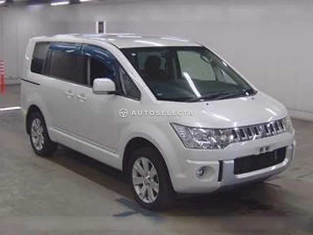 Mitsubishi Delica D:5 2018, auction grade 4