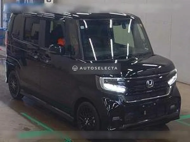 Honda N-BOX Custom 2022, auction grade 4