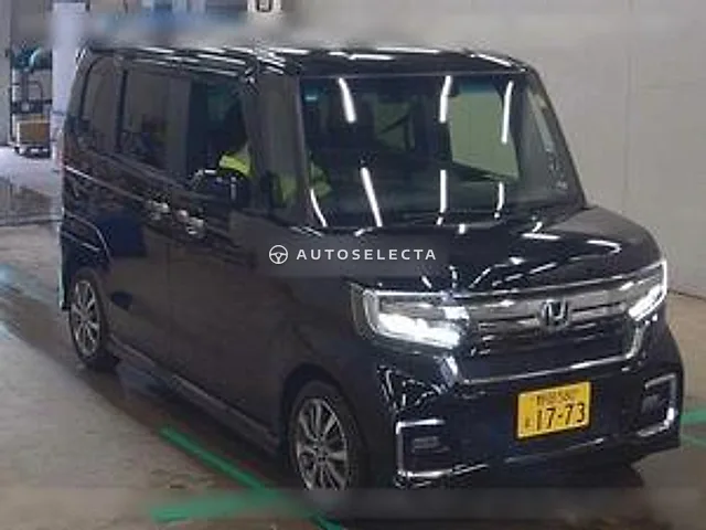 Honda N-BOX Custom 2022, auction grade R