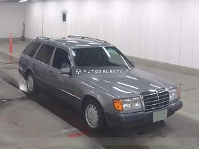 Mercedes-Benz Medium Class 1991, auction grade 4