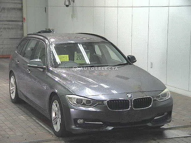 BMW 3 Series 2013, auction grade 4