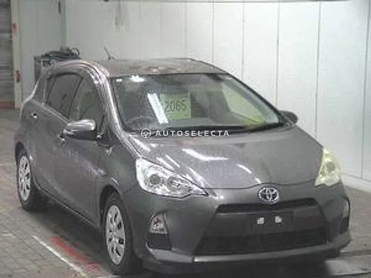 Toyota Aqua 2012, photo 1 of 1