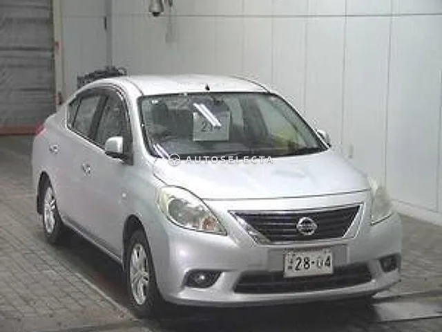 Nissan Tiida Latio 2014, auction grade 4