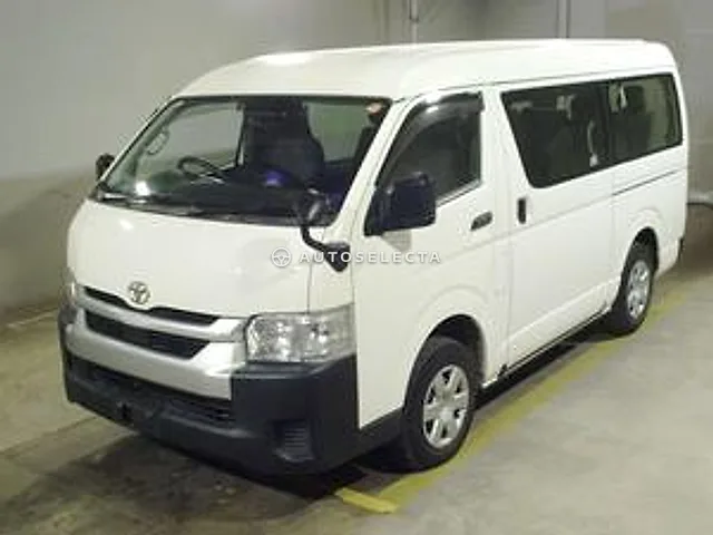 Toyota Hiace Wagon 2021, auction grade 3.5