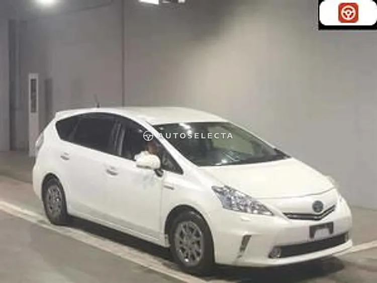 Toyota Prius Alpha 2014, photo 1 of 1