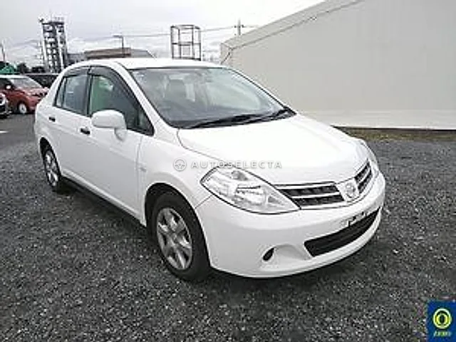 Nissan Tiida Latio 2011, auction grade R