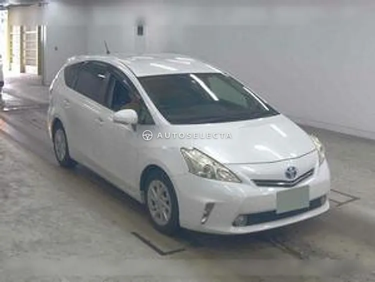 Toyota Prius Alpha 2012, photo 1 of 1