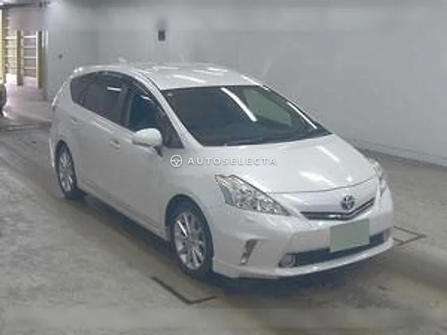 Toyota Prius Alpha 2014, auction grade 3.5