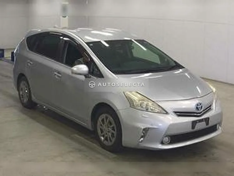 Toyota Prius Alpha 2014, photo 1 of 1