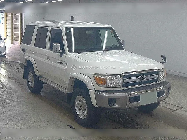 Toyota Land Cruiser 70 2015, auction grade 4.5