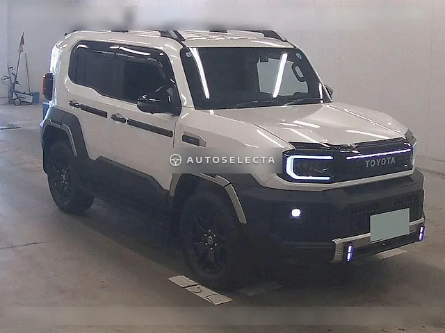 Toyota Land Cruiser FJ 2026, auction grade 5