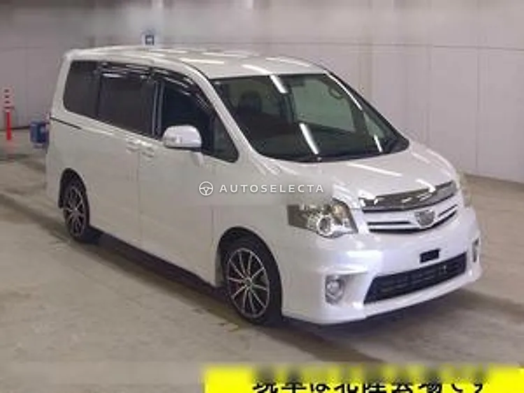 Toyota Noah 2010, photo 1 of 1