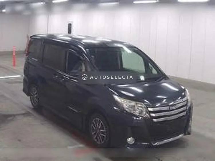 Toyota Noah 2015, photo 1 of 1
