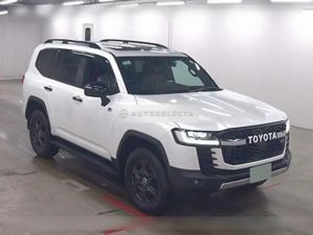 Toyota Land Cruiser GR Sport 2023, auction grade 4.5