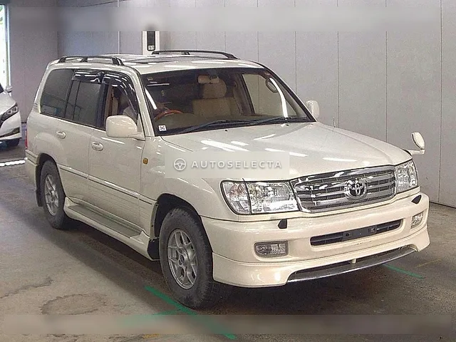 Toyota Land Cruiser 100 2001, auction grade 2
