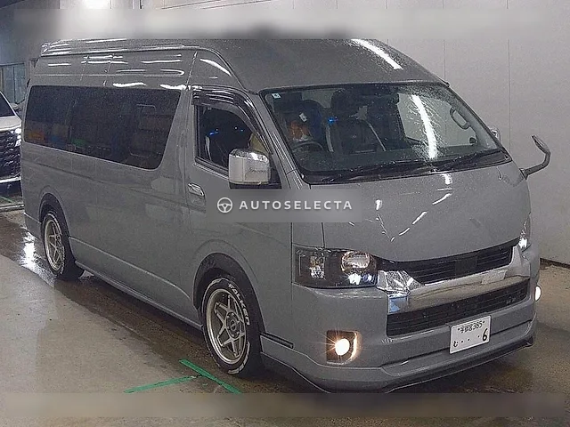Toyota Hiace Wagon 2022, auction grade 3.5