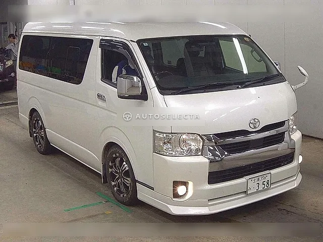Toyota Hiace Wagon 2022, auction grade 4