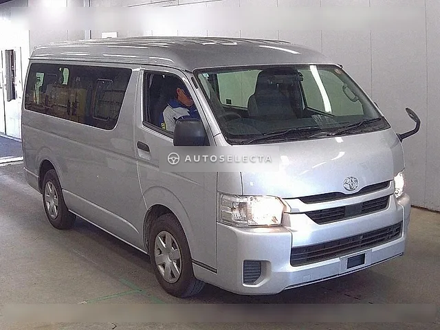 Toyota Hiace Wagon 2022, auction grade 3.5