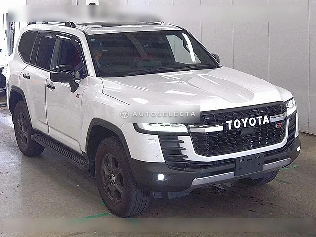 Toyota Land Cruiser GR Sport 2023, auction grade 4.5