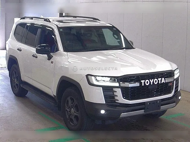 Toyota Land Cruiser GR Sport 2023, auction grade 5
