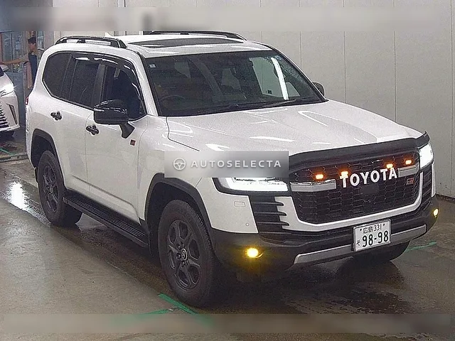 Toyota Land Cruiser GR Sport 2024, auction grade 5