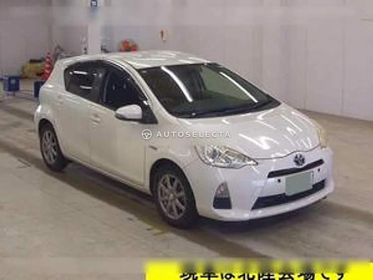 Toyota Aqua 2013, photo 1 of 1