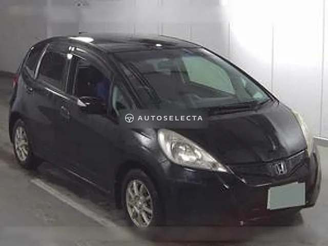 Honda Fit 2013, auction grade 3.5
