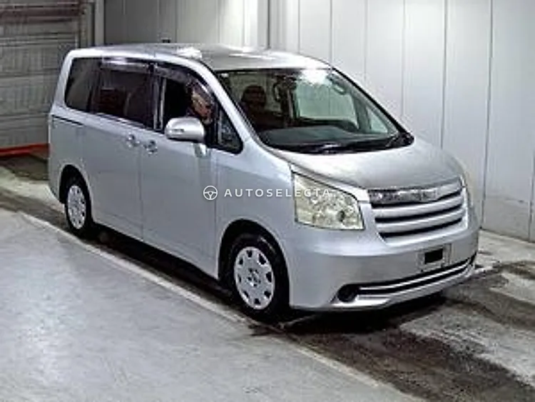 Toyota Noah 2009, photo 1 of 1