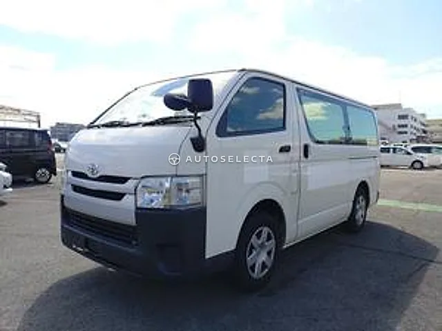 Toyota Hiace 2017, auction grade 3