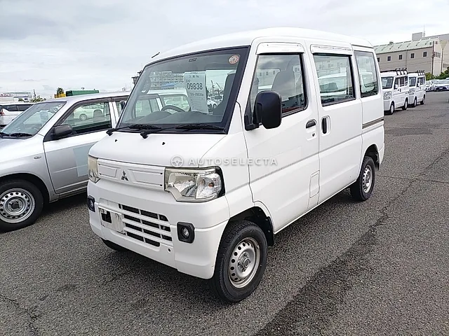 Mitsubishi Minicab MiEV 2012, auction grade 3.5