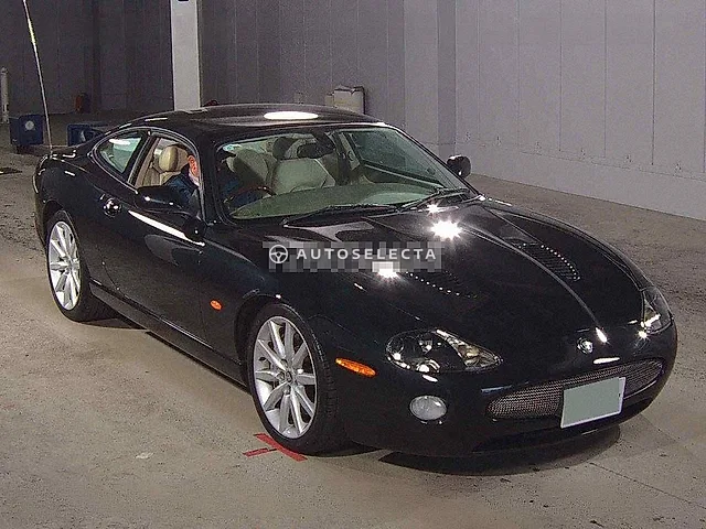 Jaguar XKR 2004, auction grade 4