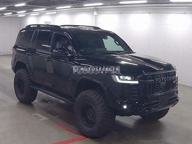 Toyota Land Cruiser 2023, auction grade 4.5