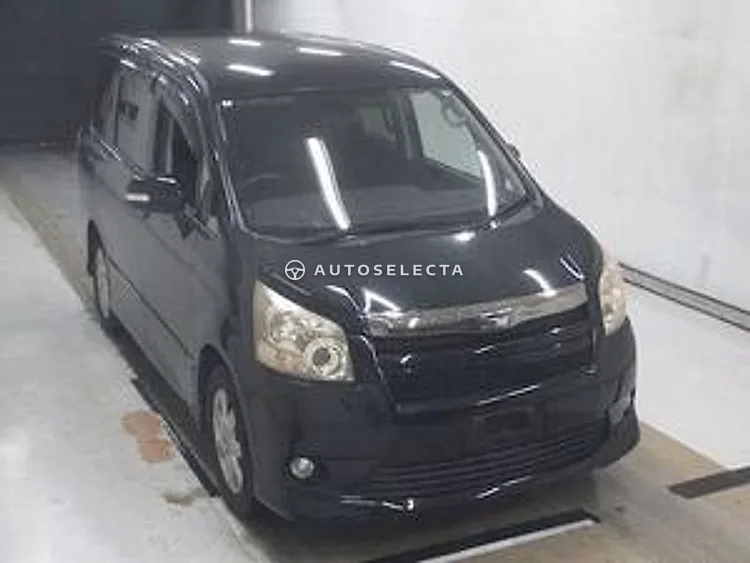 Toyota Noah 2010, photo 1 of 1