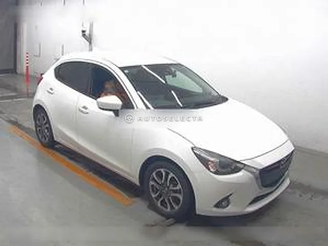 Mazda Demio 2016, auction grade R