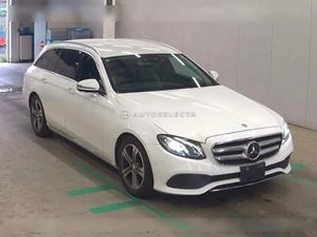 Mercedes-Benz E-Class Station Wagon 2017, auction grade 4