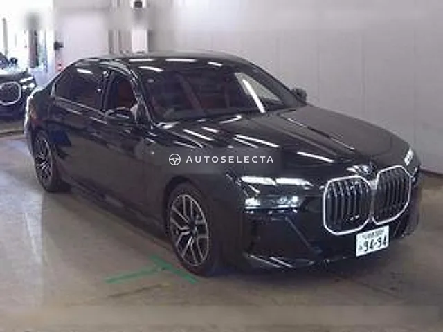 BMW 7 Series 2025, auction grade 5
