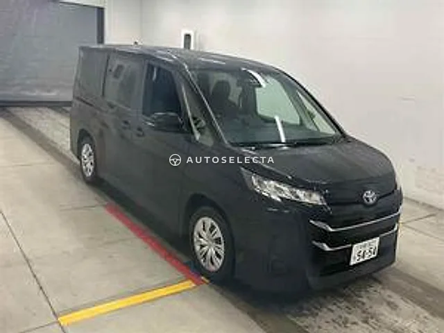 Toyota Noah 2023, auction grade R