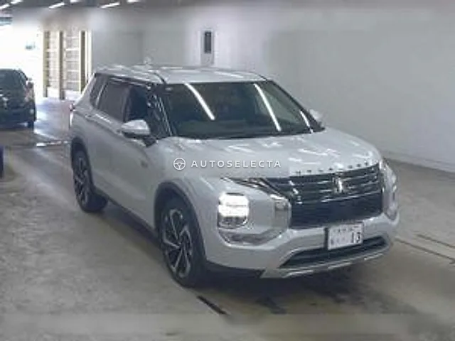 Mitsubishi Outlander PHEV 2022, auction grade 4.5
