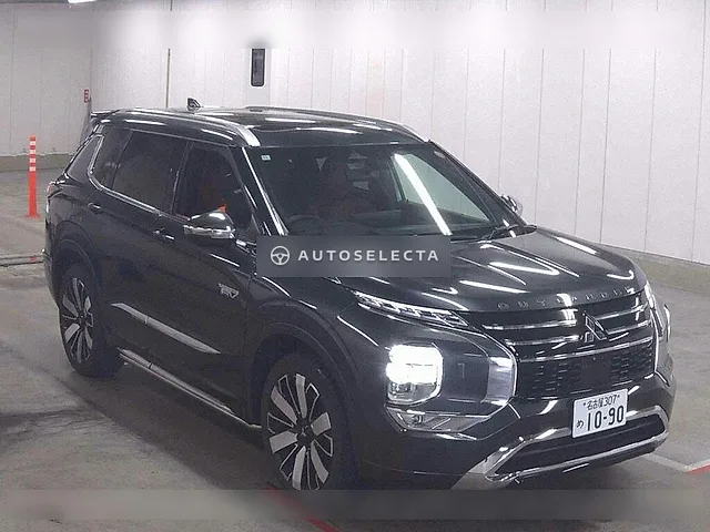 Mitsubishi Outlander PHEV 2024, auction grade 5