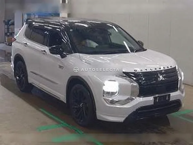 Mitsubishi Outlander PHEV 2023, auction grade 4.5