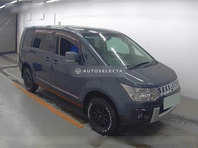 Mitsubishi Delica D:5 2007, auction grade 3.5